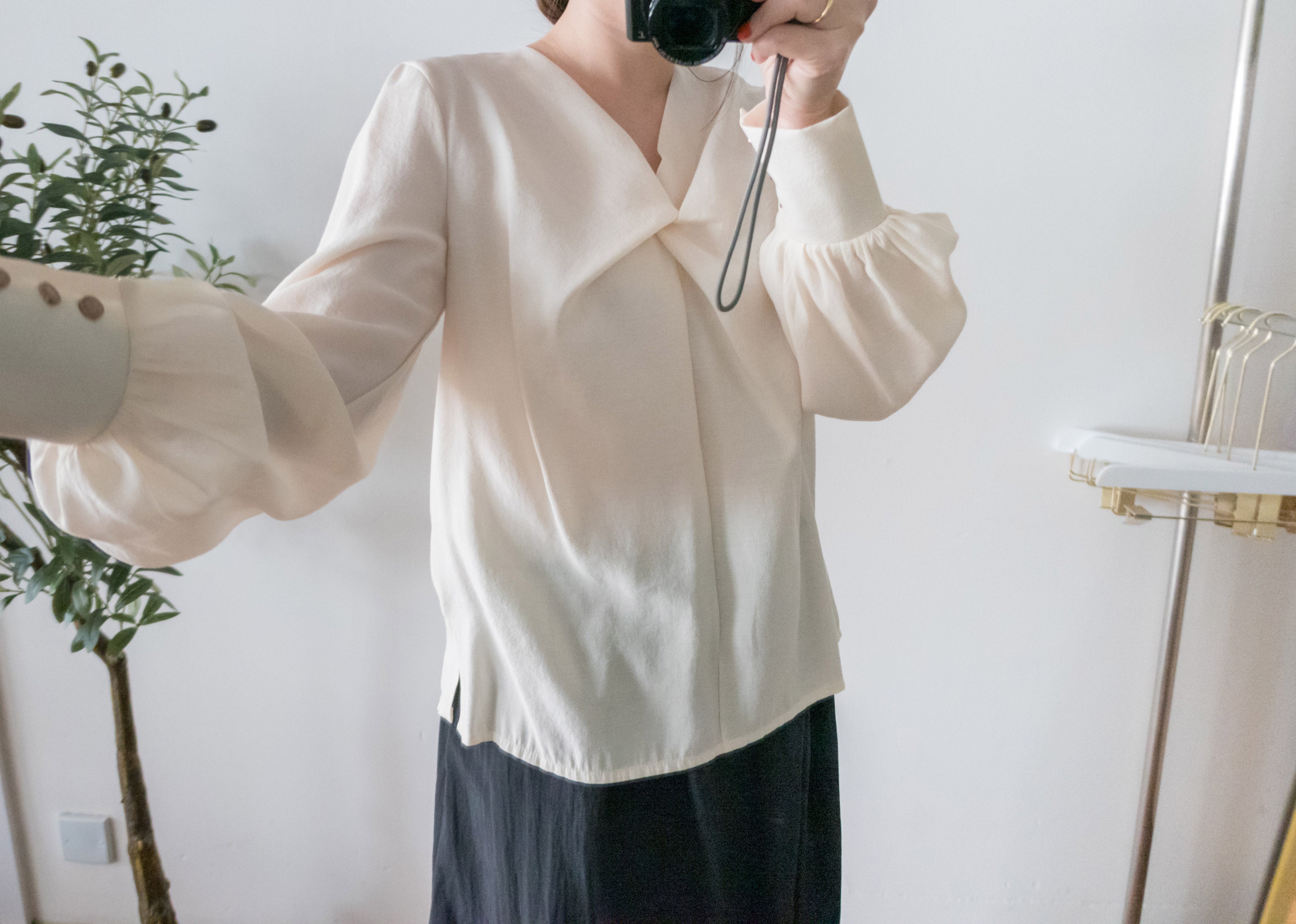 Twist V 小復古高質感扭紋領口, Blouse/ BU8859 (lightbeige sold out)