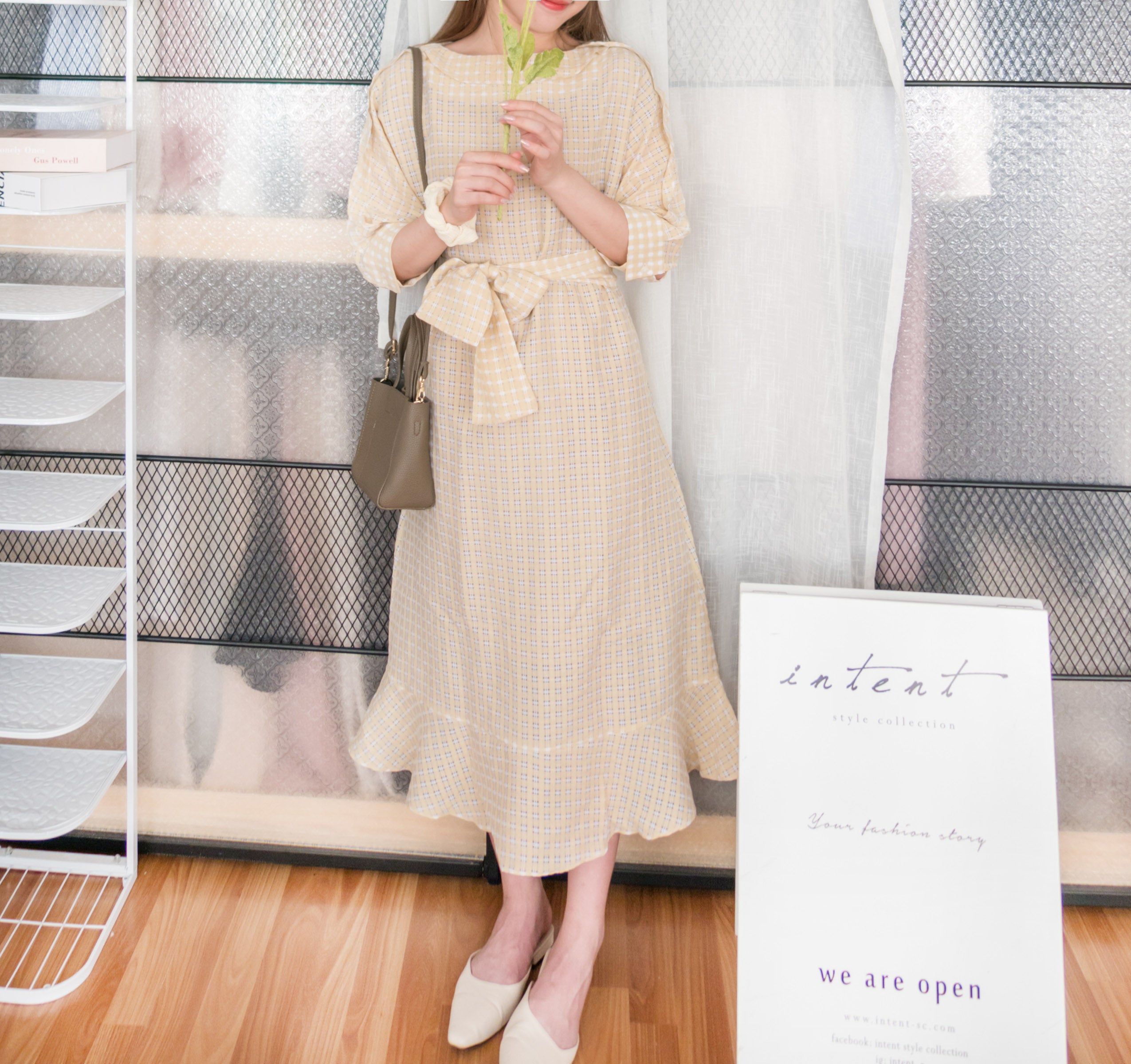 Elegant Check 細緻船領荷葉邊織格紋連身裙, Dress/ DS9193 (light yellow soldout)