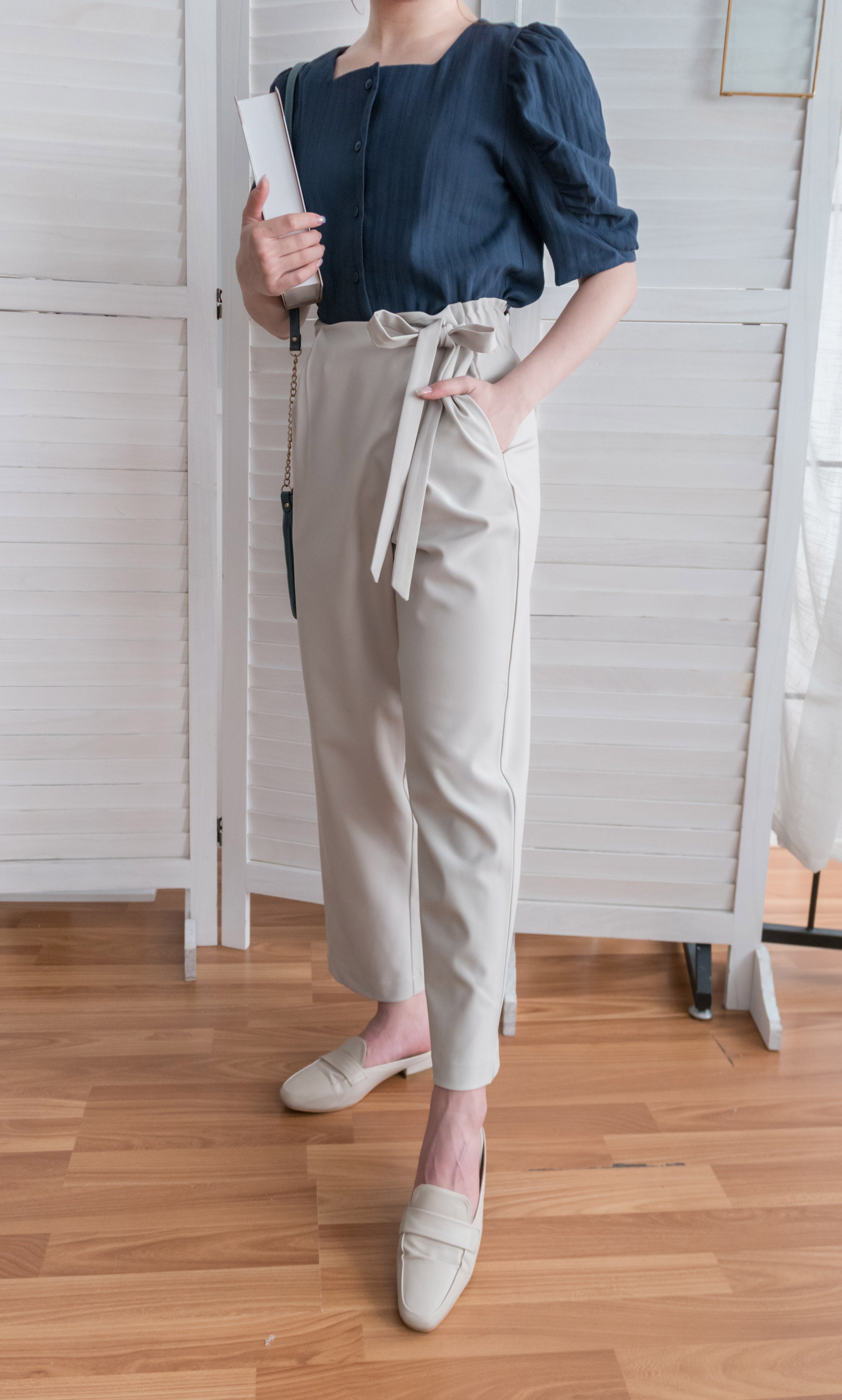 Side Ribbon 淺杏色彈性不規則腰線寬腳褲, Pants/ PT8376
