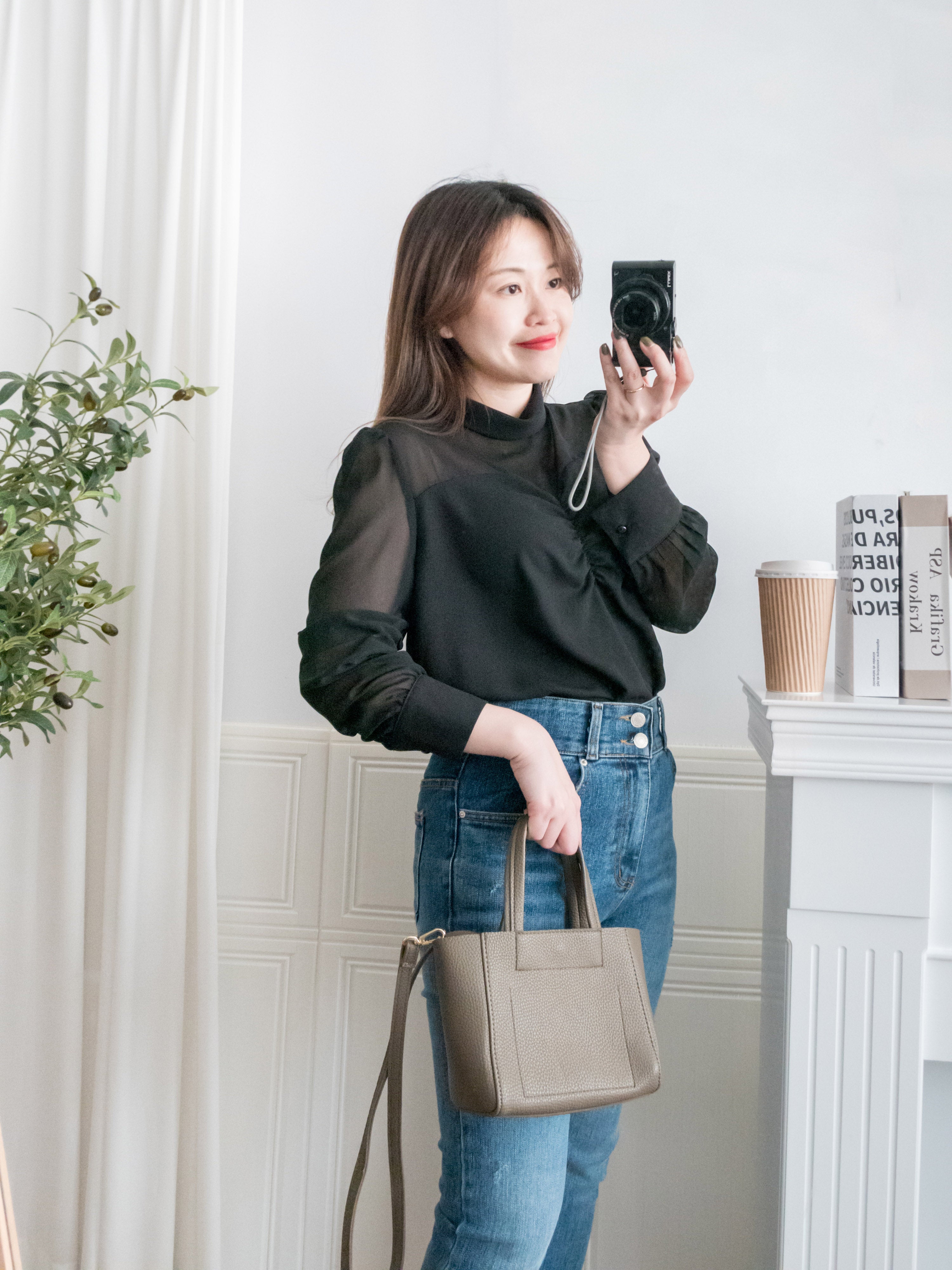 Dating 黑色拼接寬鬆圓領車皺胸口, Blouse/ BU8909