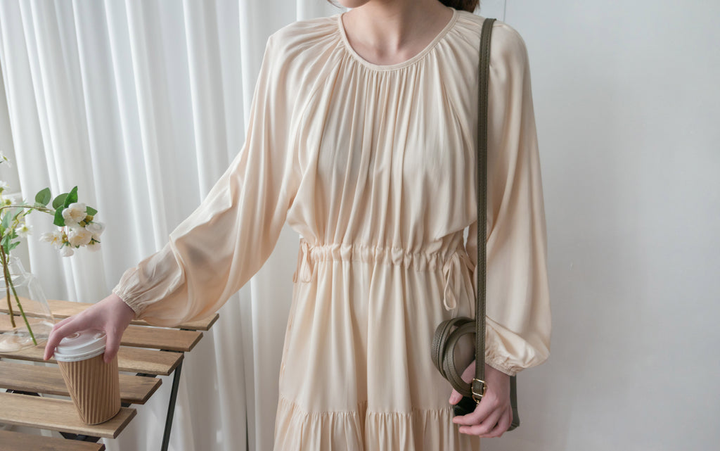 Flowing Beige 兩邊束腰皺圓領雙層傘形連身裙, Dress/ DS9188