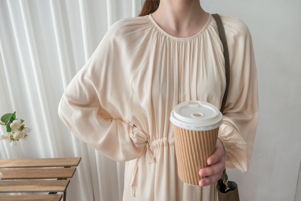Flowing Beige 兩邊束腰皺圓領雙層傘形連身裙, Dress/ DS9188