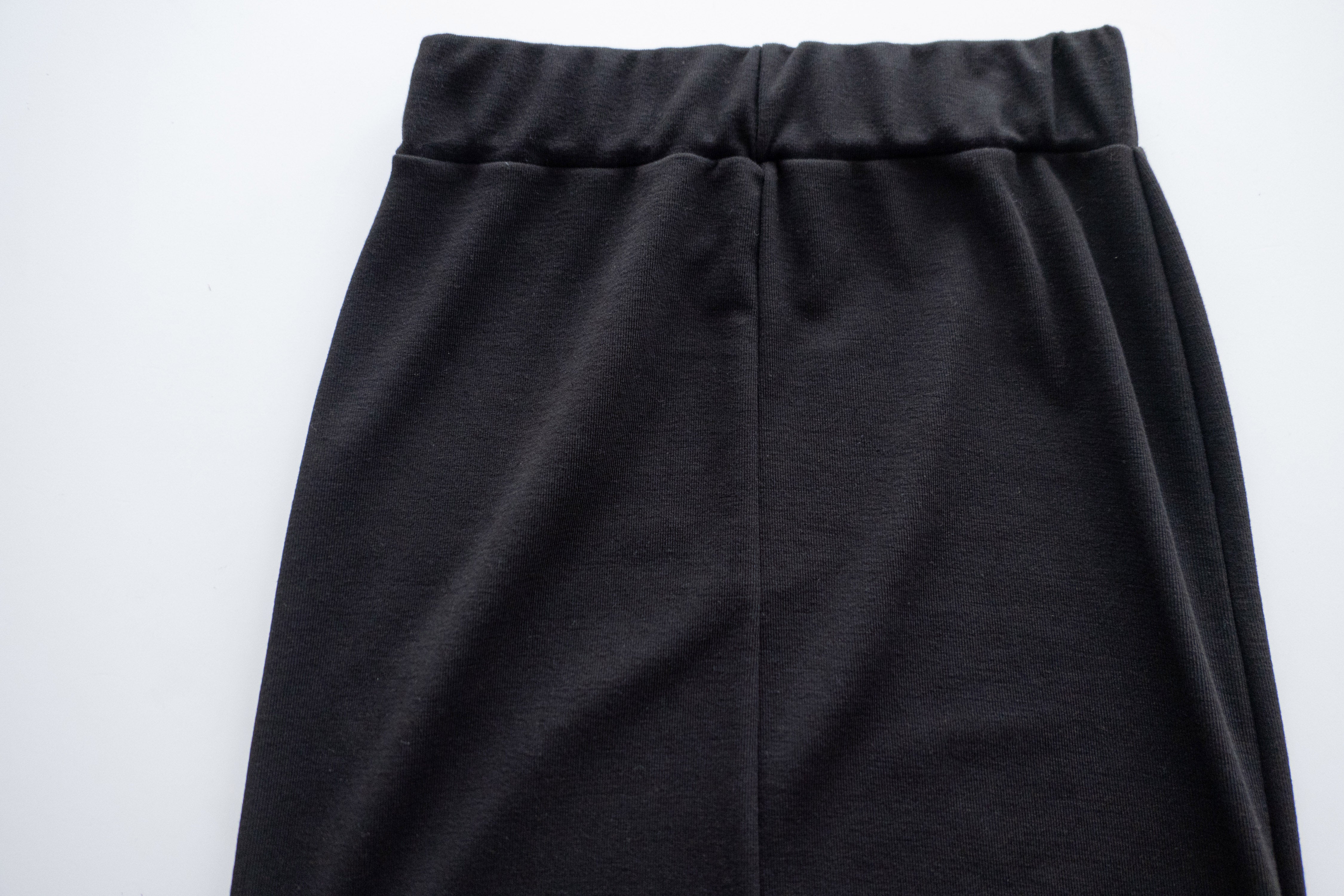 Lady Elastic 彈性直身簡約斯文後開叉半身裙, Skirt / SK8689 (black sold out)