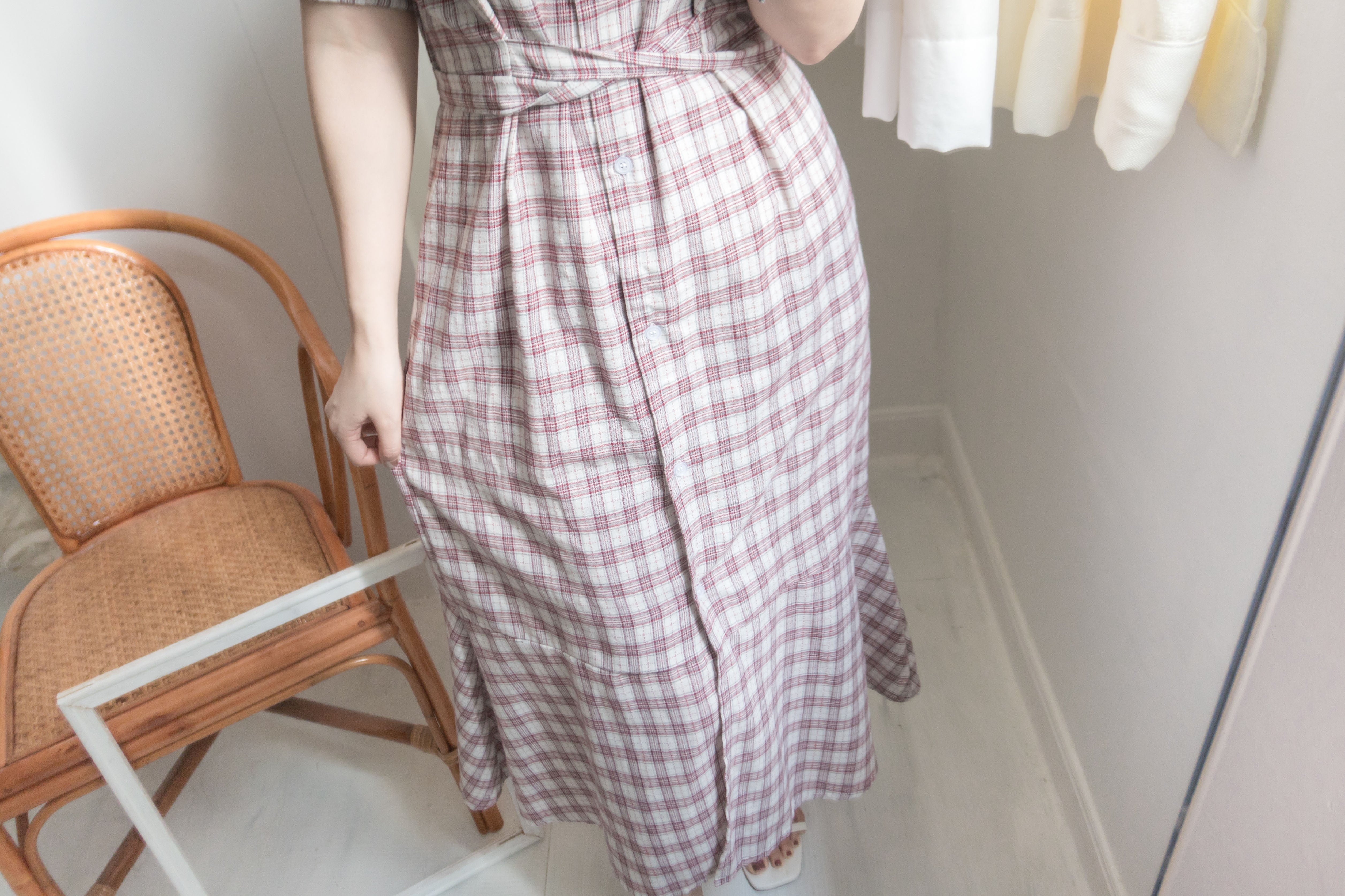 V領紅色格仔自訂修腰Ruffle尾, Dress/ L001