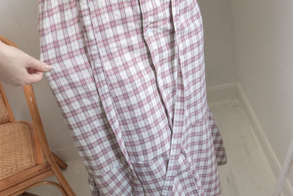 V領紅色格仔自訂修腰Ruffle尾, Dress/ L001