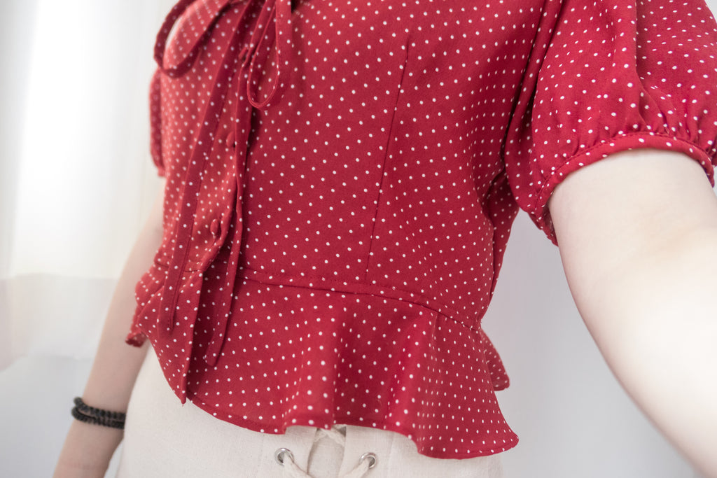 立體荷葉圓點波浪尾, Blouse/ L002