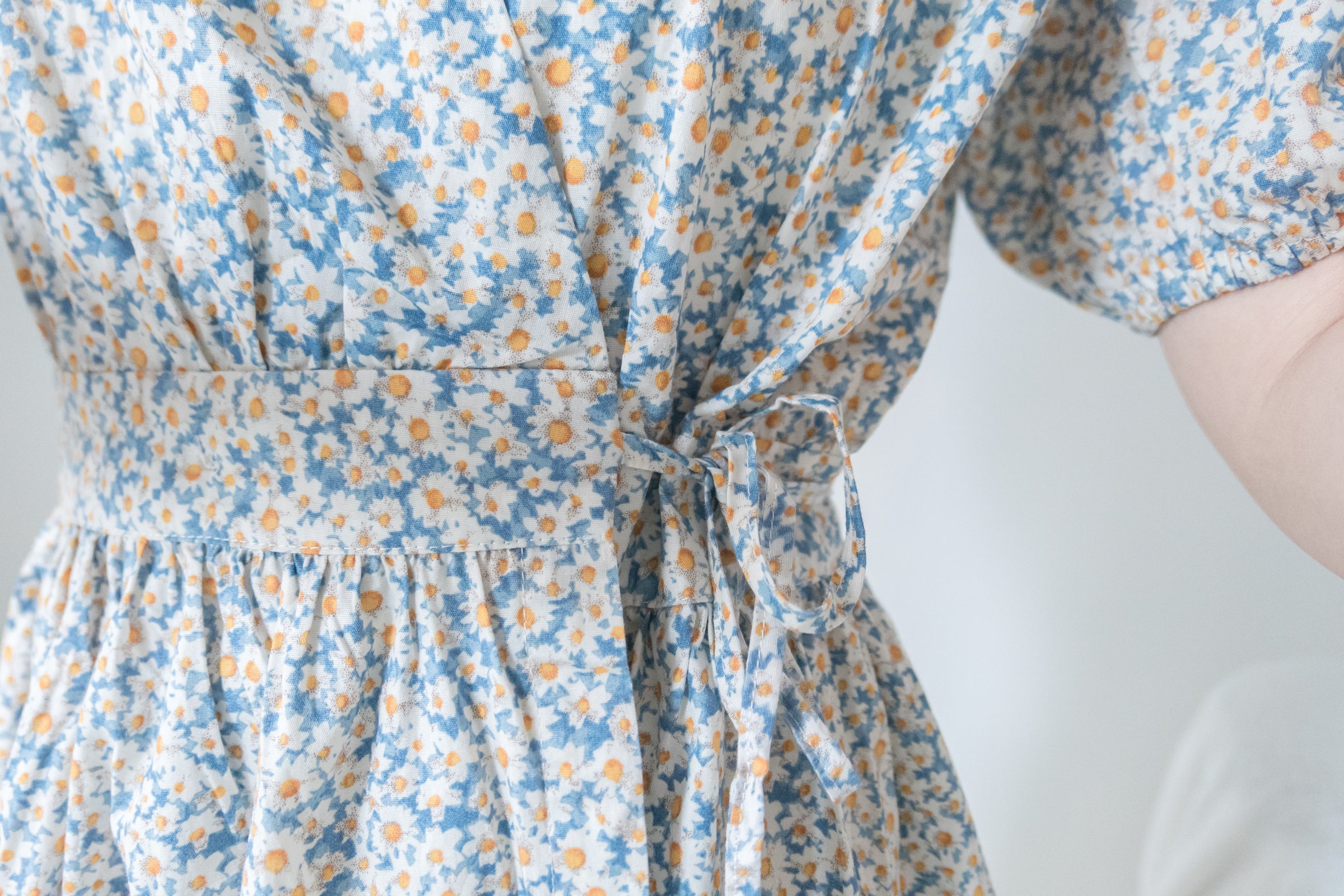 BabyBlue 耀眼藍色粉蝶花假腰帶小蓬裙, Dress/ DS8687