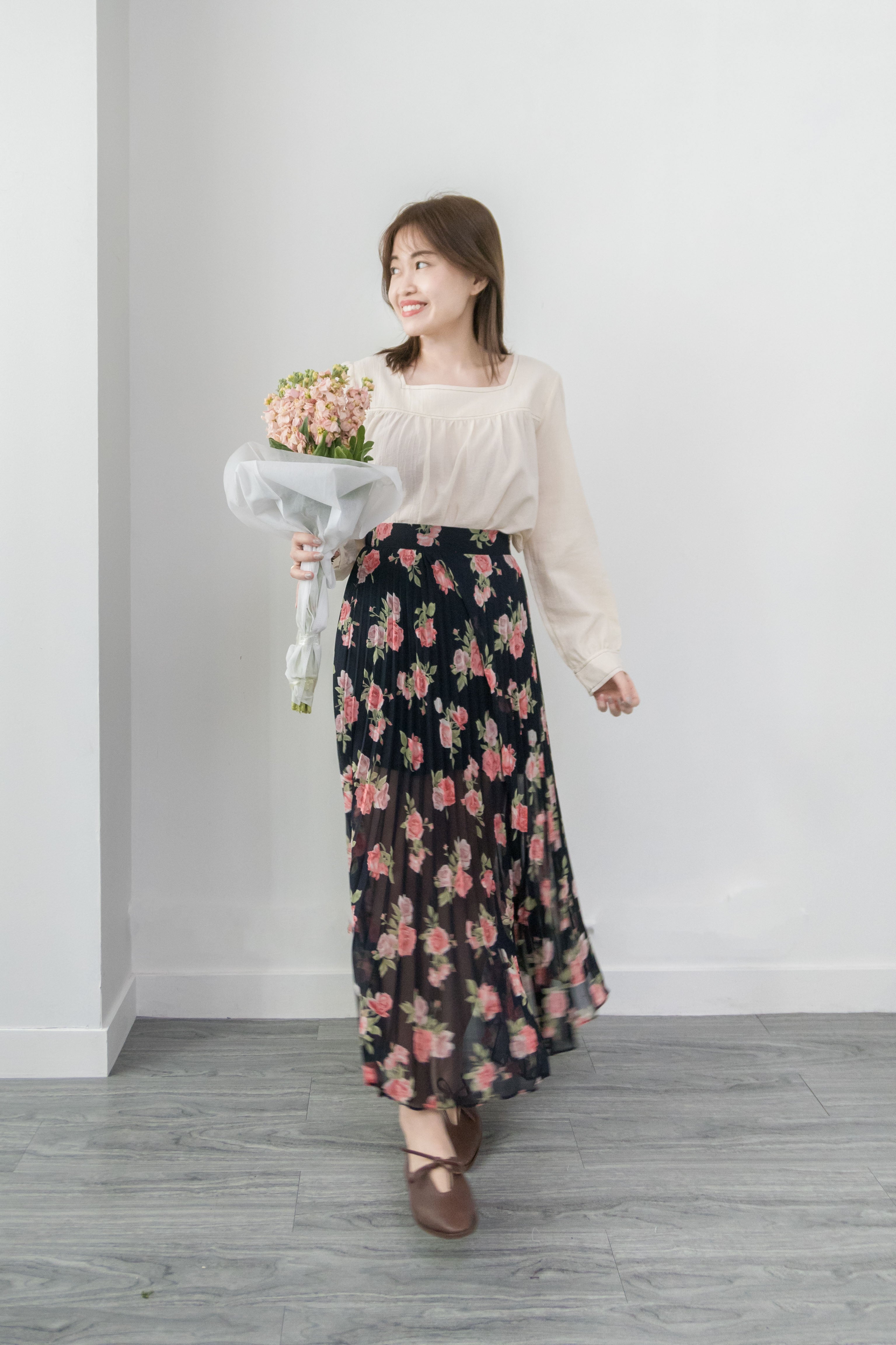 Passionate Rose 深藍色玫瑰印花層次感百褶裙, Skirt/ SK8349