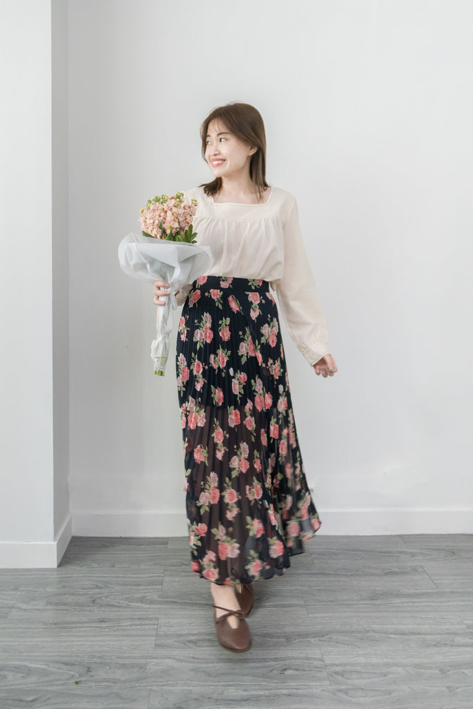 Passionate Rose 深藍色玫瑰印花層次感百褶裙, Skirt/ SK8349