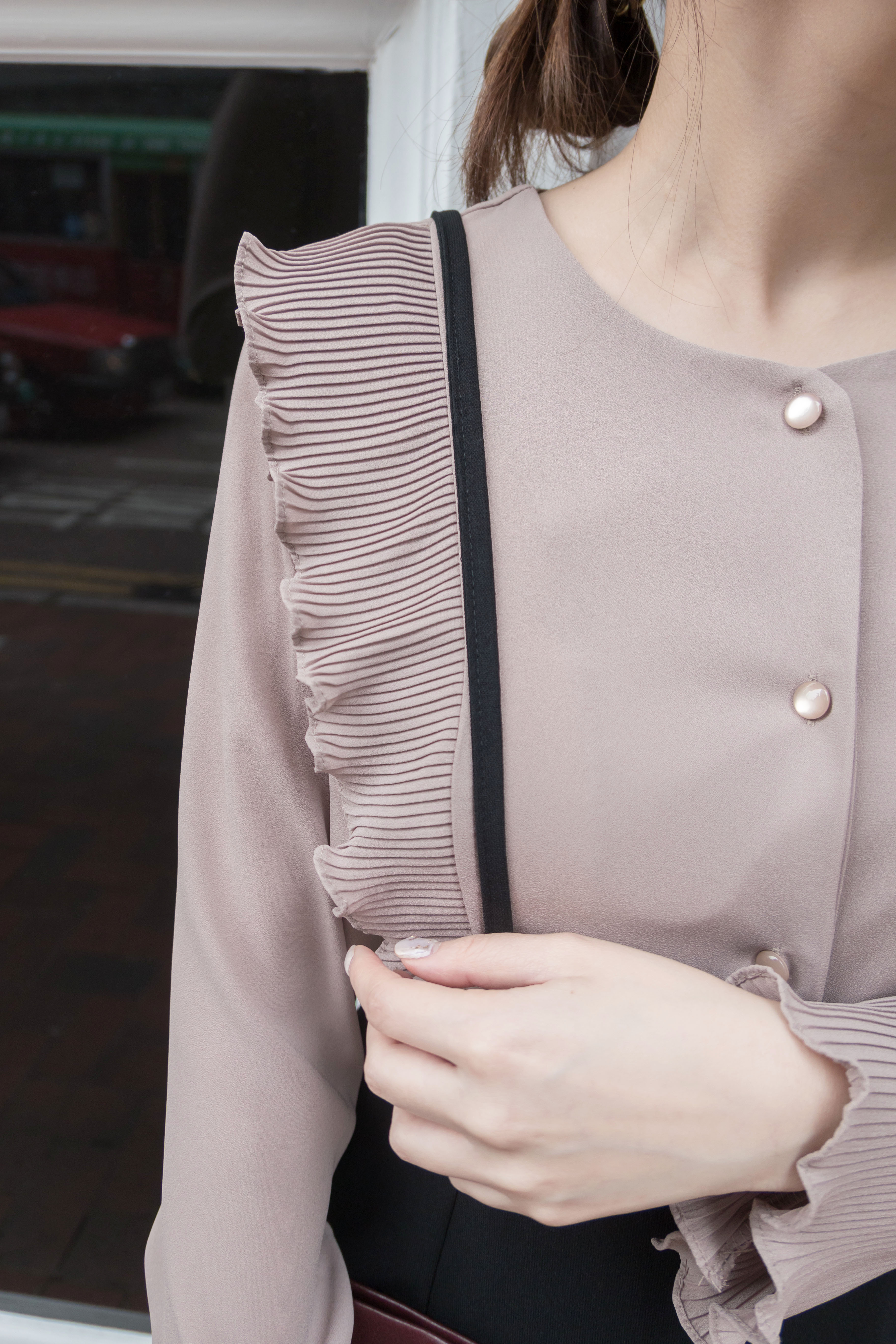 Ruffle 粉杏雪紡百褶波浪衫身手袖, Blouse/ BU8623