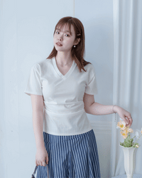 Side pinned V-Neck Tee 側抓褶後開叉V領上衣/ TP9216