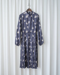 Misty Blue Floral Dress 霧藍白色花瓣舒適高雅連身裙/ DS1044