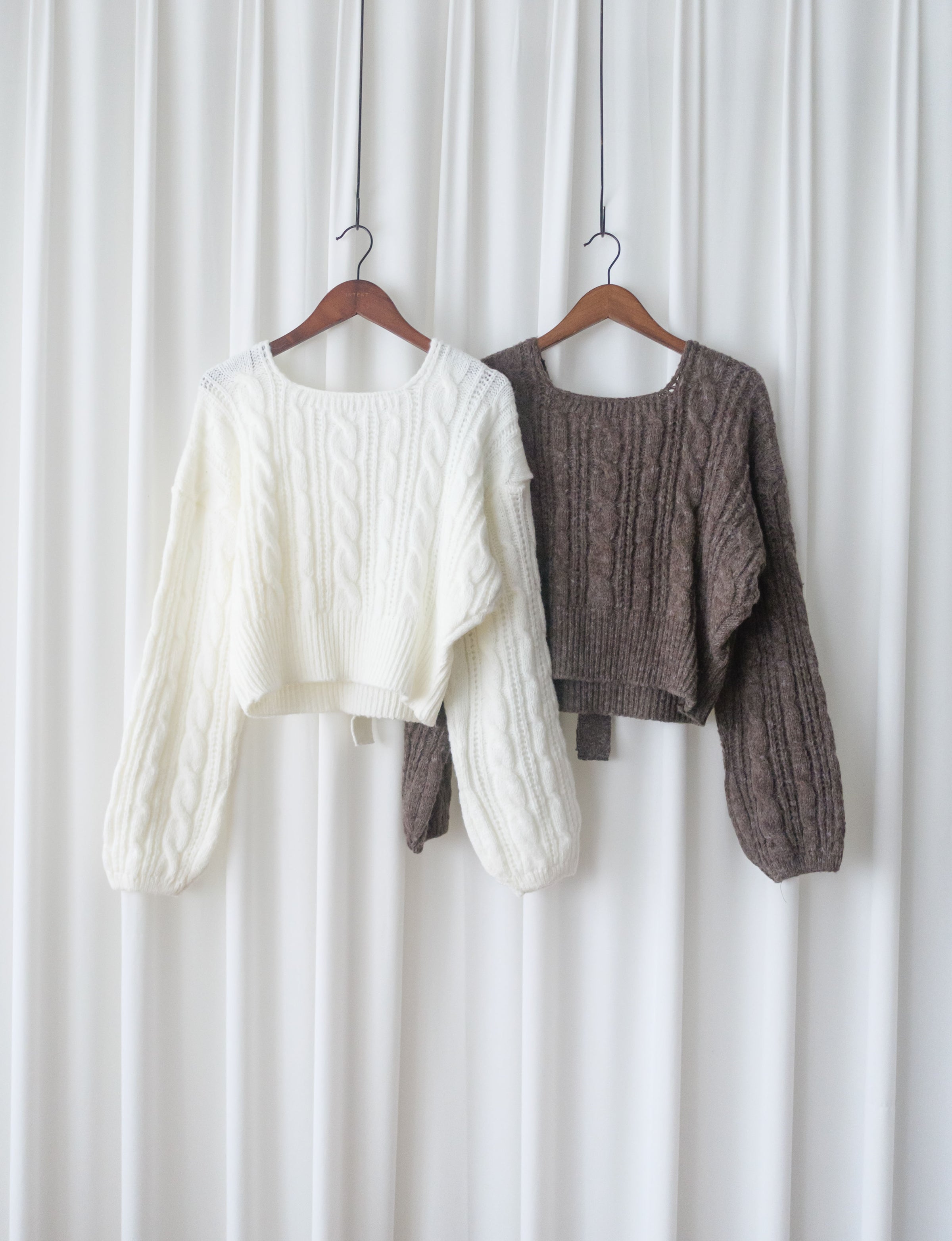 Ribbon Square Knit Top 前後兩穿蝴蝶裝飾針織上衣/ KT8191