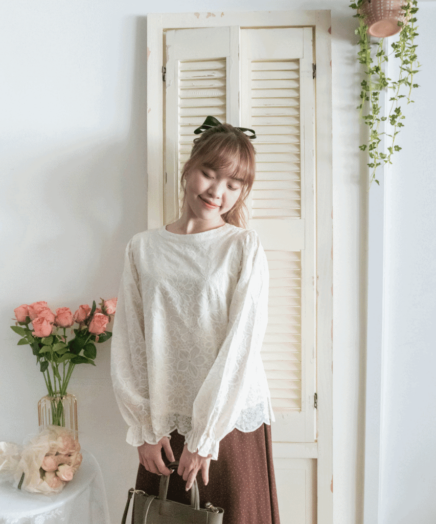 Daisy Lace 蕾絲小花連裡布花邊上衣, Blouse/ BU8979  (不設訂貨款)