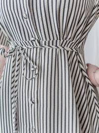 [限量現貨回歸] Stripe Dress 條紋V領連身裙/ DS9931