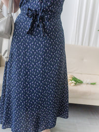 [限量現貨回歸 White］Ruffle Collar Floral Dress  V領荷葉邊碎花顯瘦連身裙/ DS9950