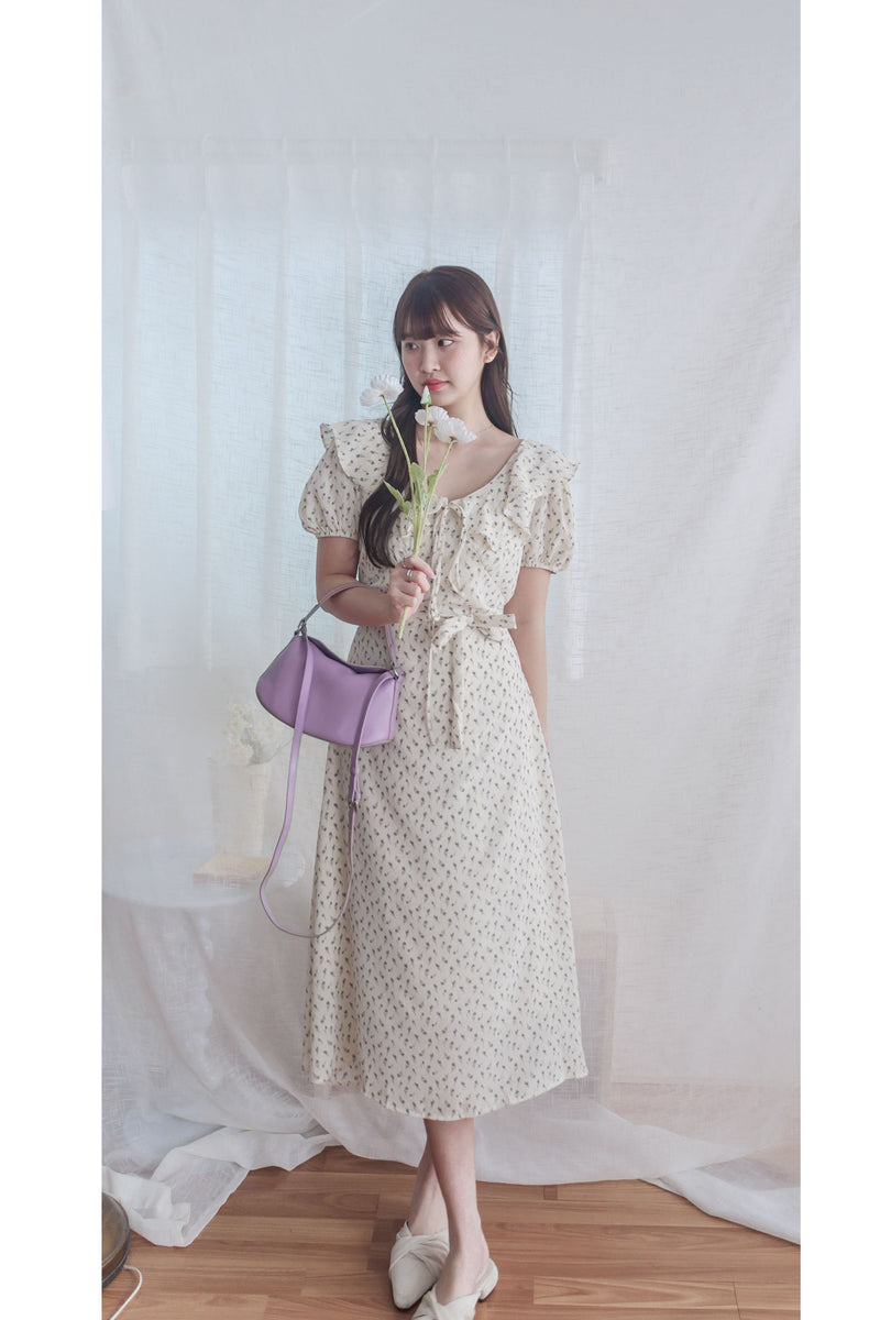 [限量現貨回歸 White］Ruffle Collar Floral Dress  V領荷葉邊碎花顯瘦連身裙/ DS9950