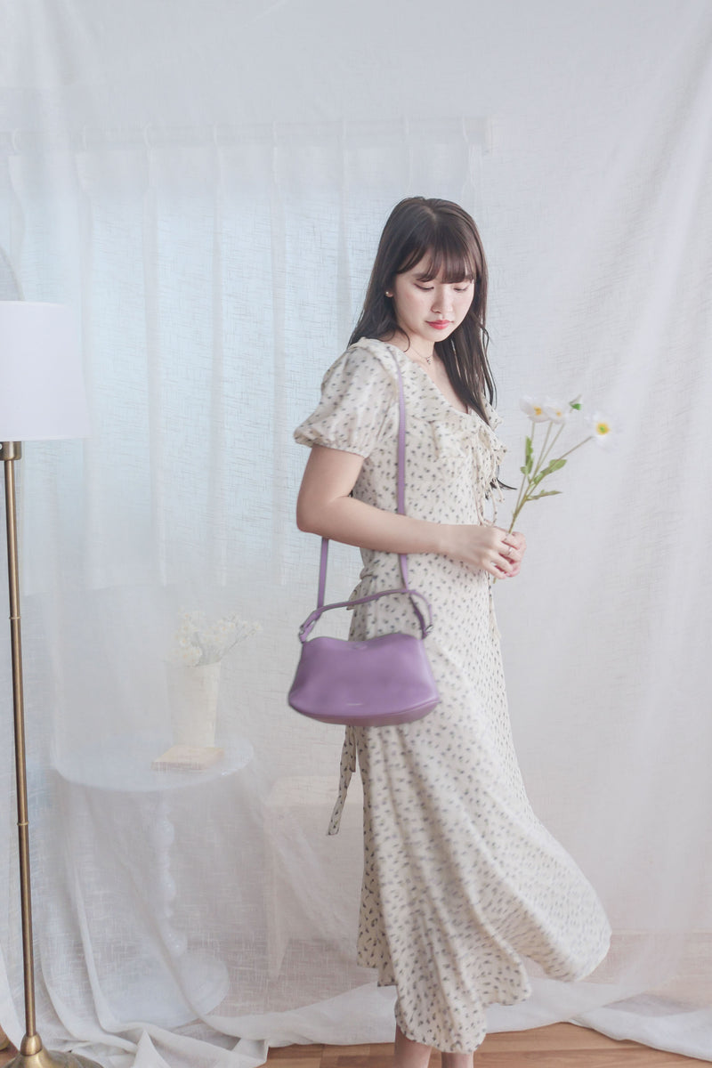 [限量現貨回歸 White］Ruffle Collar Floral Dress  V領荷葉邊碎花顯瘦連身裙/ DS9950