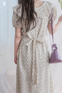 [限量現貨回歸 White］Ruffle Collar Floral Dress  V領荷葉邊碎花顯瘦連身裙/ DS9950