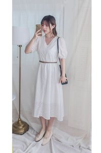 [限量現貨回歸 White］Embriodery Dress V領鏤空刺繡舒適連身裙/ DS9954