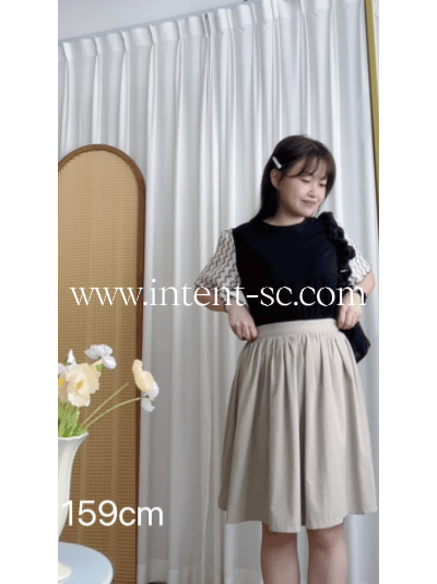 （超百搭顯瘦單品！) Flair, Skirt 長度剛好顯幼腰間皺皺修肚膝上裙/ SK8841