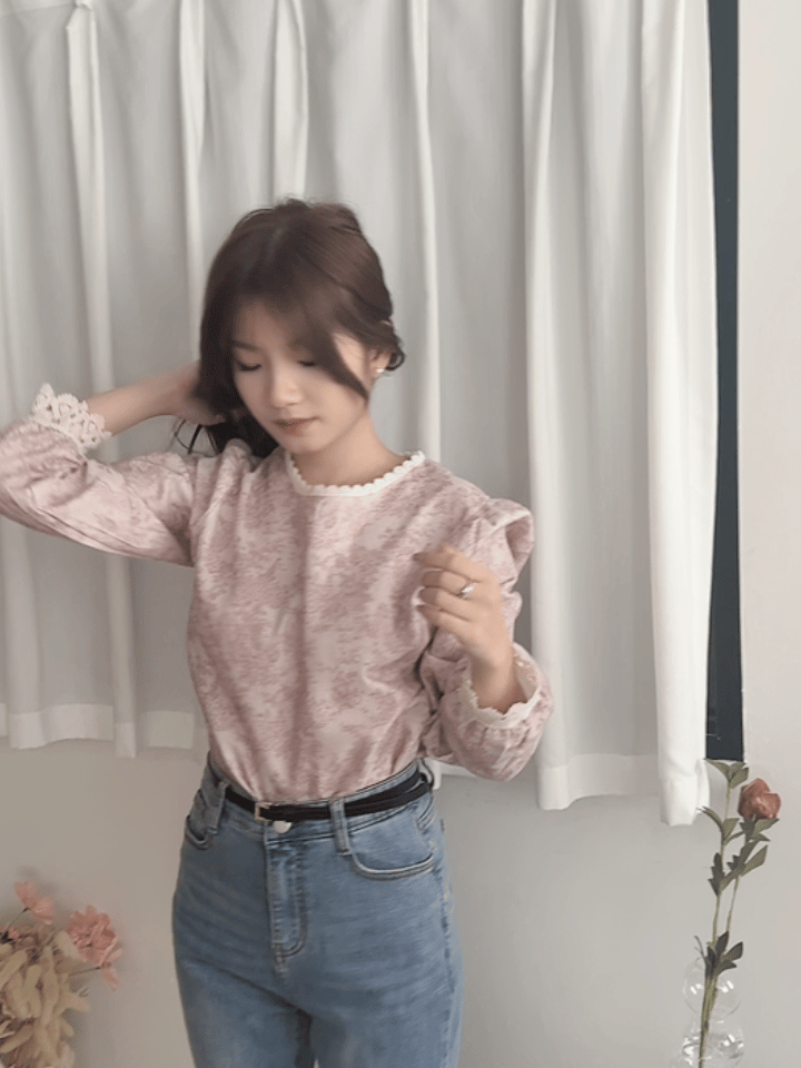 [ Limited return! Pink Only ] Line Floral Blouse/ 氣質精緻花布通花上衣/ BU9077