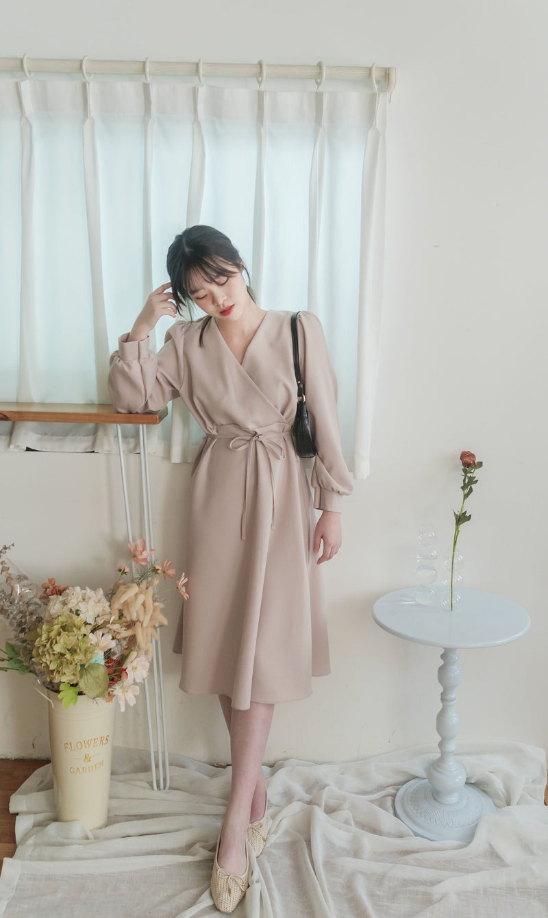 [限量現貨回歸]  Only Alice Dress 疊領日常優雅顯瘦弧腰線修腰連身裙/ DS9704