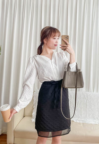 (穿出剪裁) Daisy 立體花車褶V領質感, Blouse/ BU9006