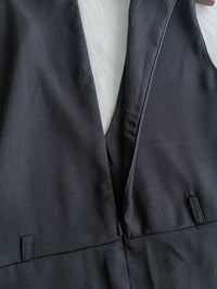 Vest dress 剛剛好V領配腰帶修腰背心裙/ DS9808 (beige sold out)