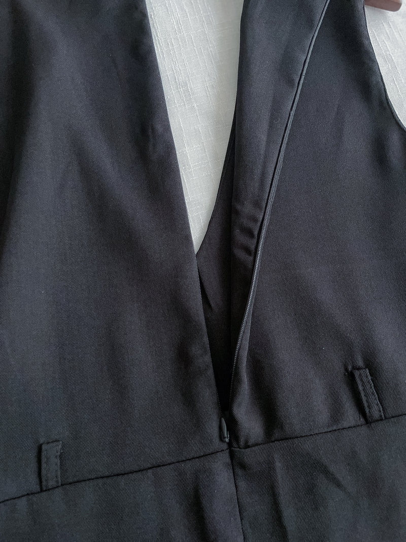 Vest dress 剛剛好V領配腰帶修腰背心裙/ DS9808 (beige sold out)