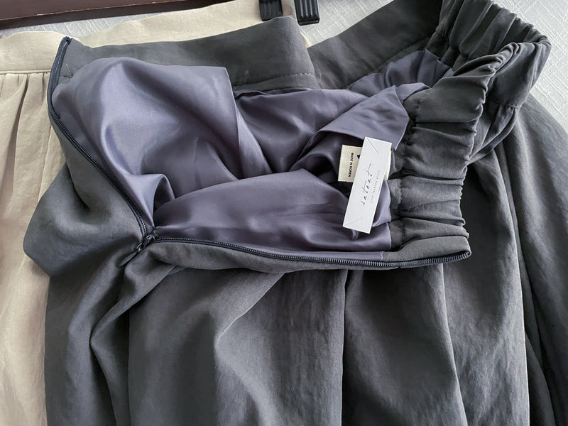 （超百搭顯瘦單品！) Flair, Skirt 長度剛好顯幼腰間皺皺修肚膝上裙/ SK8841