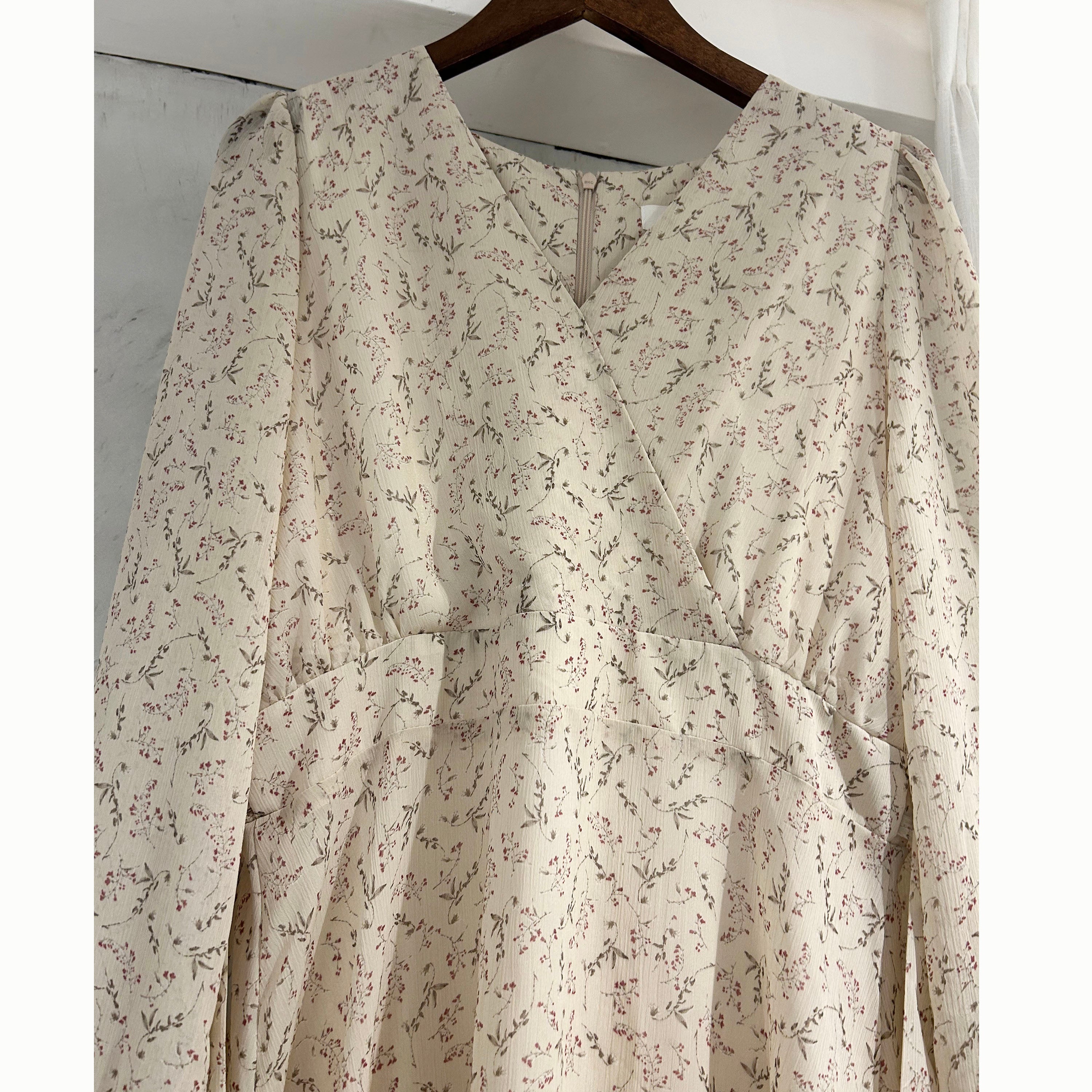 Lavender Floral 彩色幾何薰衣草疊領口飄逸雪紡連身裙, Dress/ DS9328