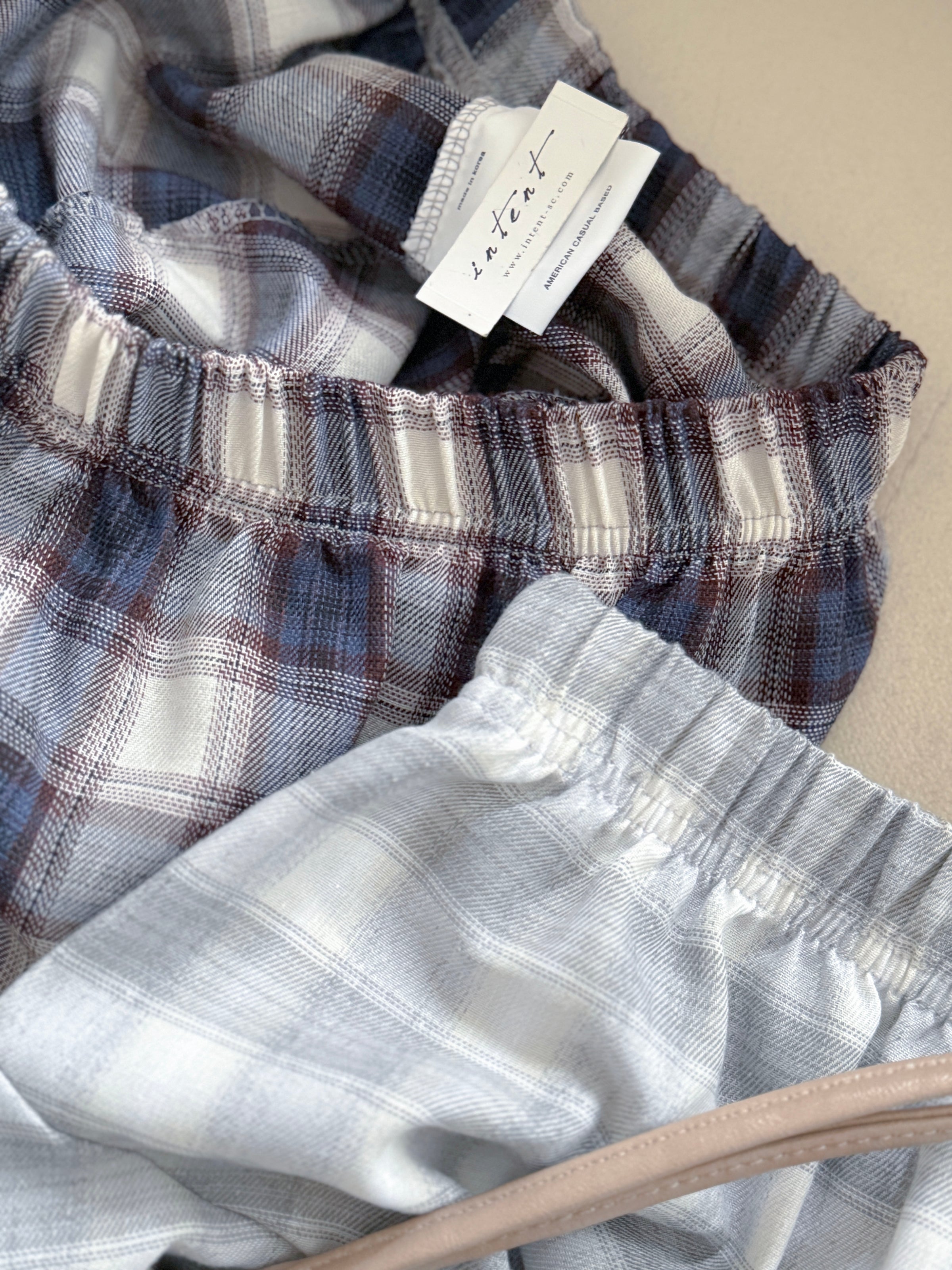 Asymmetrical Checked Skirt 不規則裙擺淡格紋半裙/ SK8924 （pre-order navy 3月3截單)