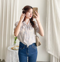 （浪漫氣質款) Blossom Blouse 淡粉色青瓷花線條上衣/ BU9061