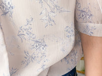 （浪漫氣質款) Blossom Blouse 淡粉色青瓷花線條上衣/ BU9061