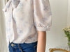 （浪漫氣質款) Blossom Blouse 淡粉色青瓷花線條上衣/ BU9061