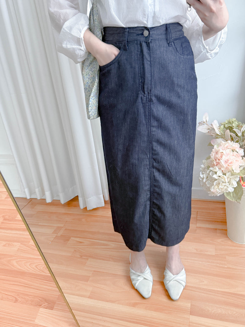 Navy Denim Skirt 深藍後橡筋簡約牛仔裙/ SK8906