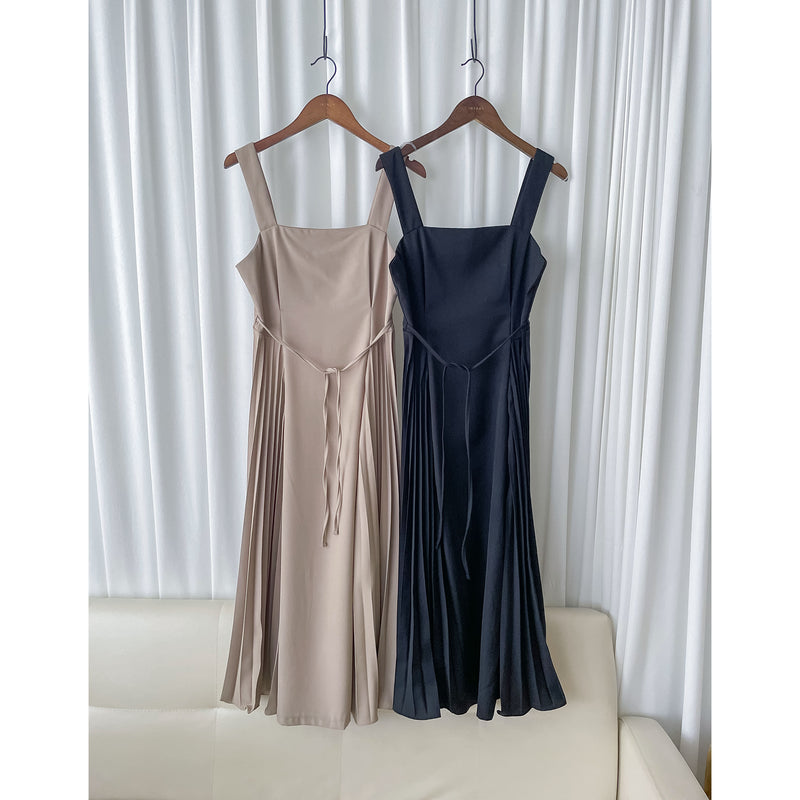 Alice Dress 彈性修身平領優雅左右百褶連身裙/ DS9837