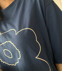 (質地超好) Floral Print 寬鬆oversize線條花花, Tee/ TP9008 （navy sold out)