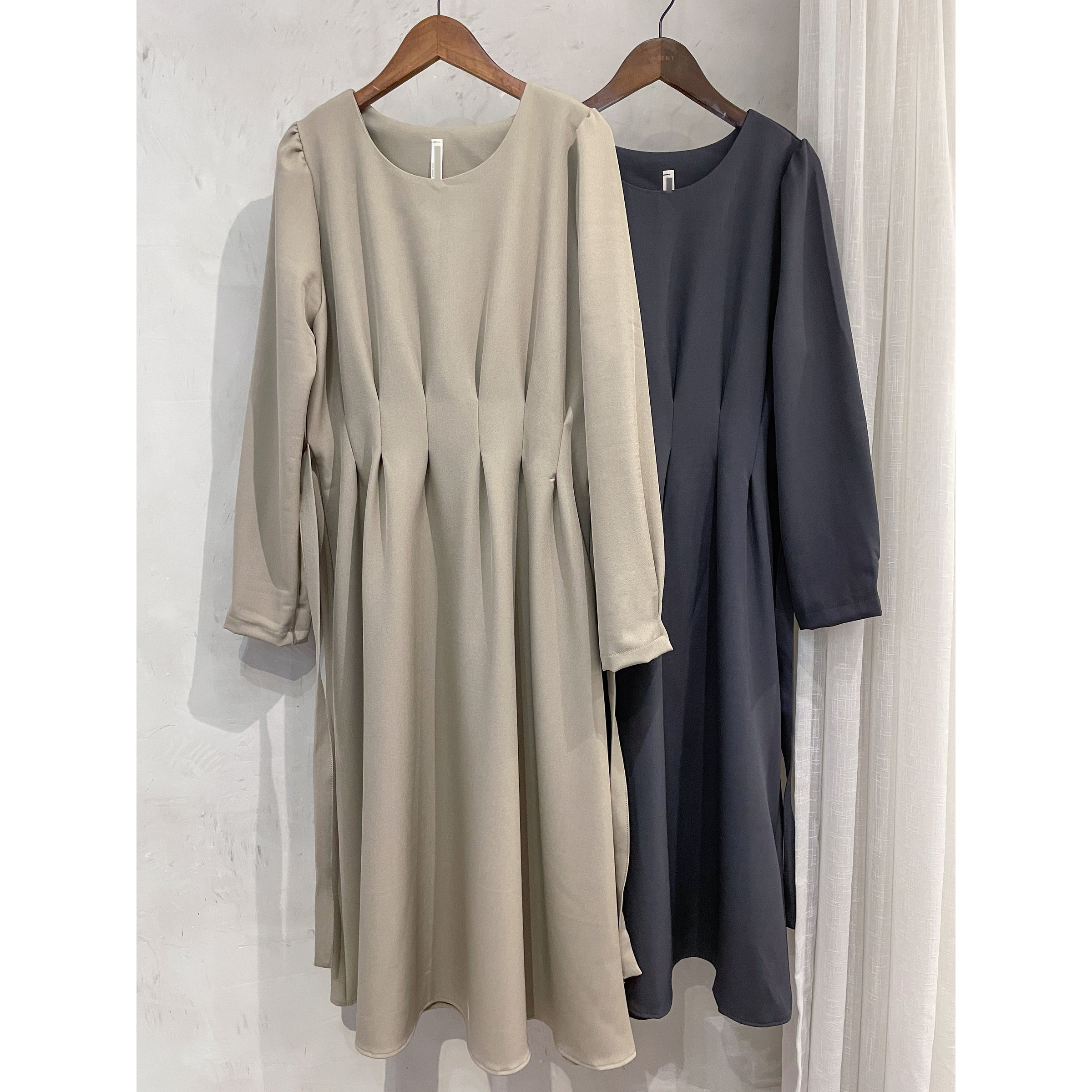 【現貨限量回歸 beige ONLY】Pleated Waist Dress 腰間車褶極顯瘦連身裙/ DS9667