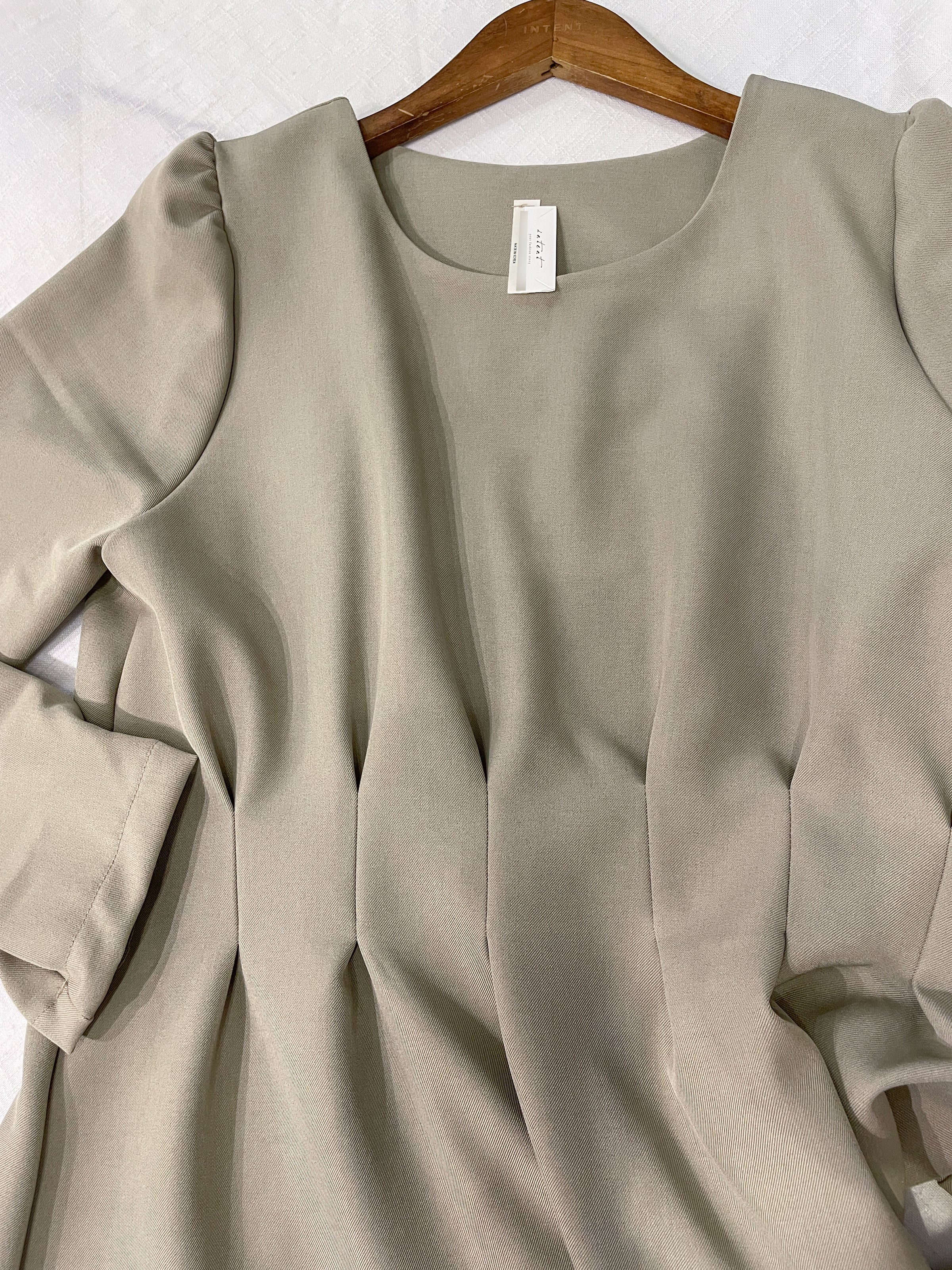 【現貨限量回歸 beige ONLY】Pleated Waist Dress 腰間車褶極顯瘦連身裙/ DS9667