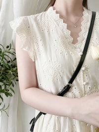 Ivory Sunflower Dress 通花荷葉手袖花邊連身裙/ DS9870
