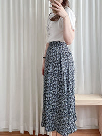 Leaf Floral Skirt 前褶後橡筋葉形印花傘半裙/ SK8881 (black sold out)