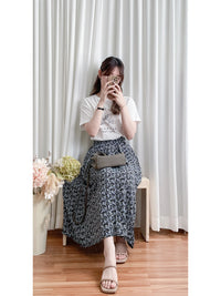 Leaf Floral Skirt 前褶後橡筋葉形印花傘半裙/ SK8881 (black sold out)