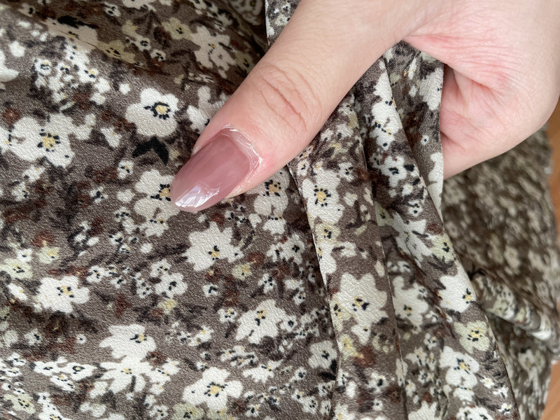 ! 熱賣款式 限量現貨 ✨Gentle floral one piece 假兩件大地杏色衛衣花花長裙/ DS9688