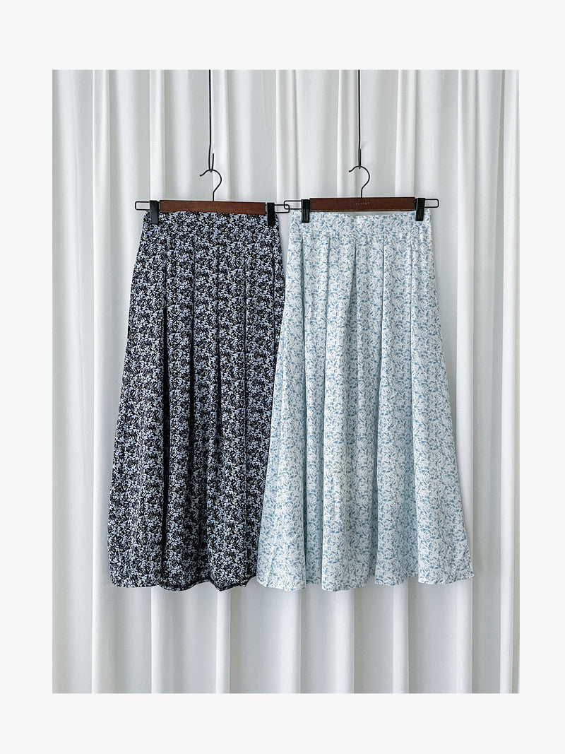 Leaf Floral Skirt 前褶後橡筋葉形印花傘半裙/ SK8881 (black sold out)