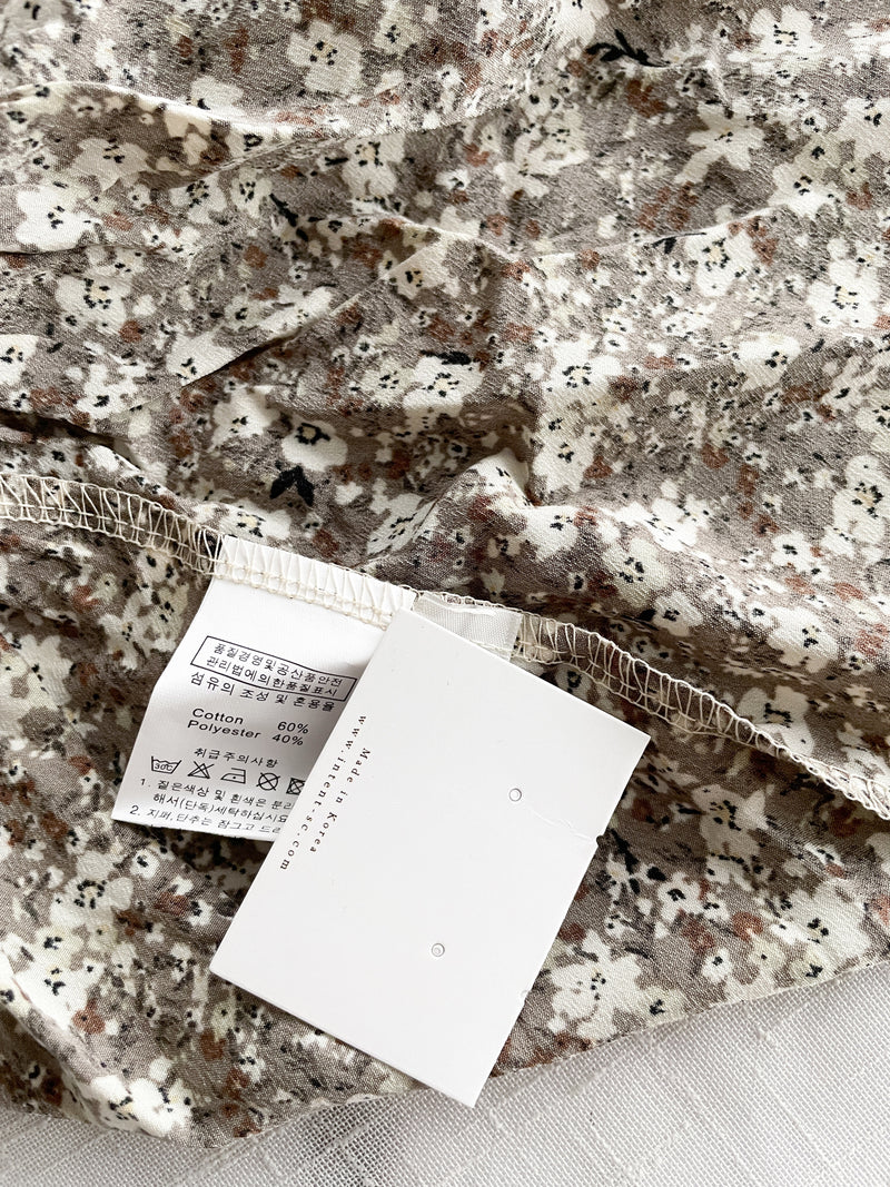 ! 熱賣款式 限量現貨 ✨Gentle floral one piece 假兩件大地杏色衛衣花花長裙/ DS9688