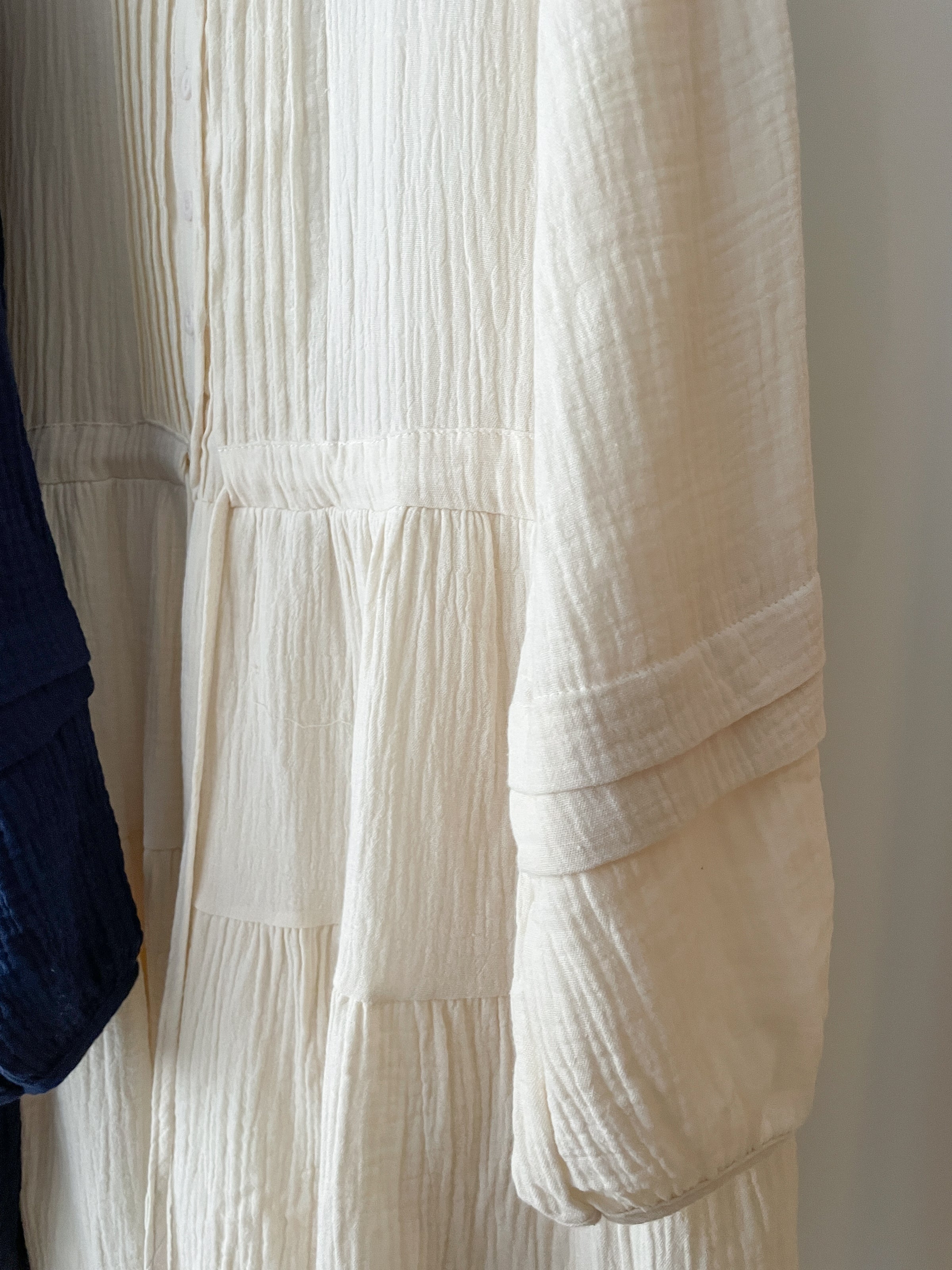 【現貨限量回歸】（不透視不易皺棉感）Cotton Elegant Dress 棉棉舒適立體直條傘形膝上裙/ DS9692