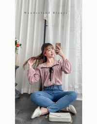 Wonderland 絨面皺褶方領輕優雅上衣, Blouse/ BU8987 (pink sold out)