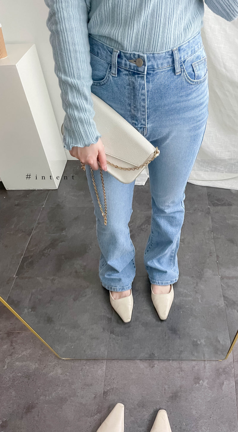 《 顯長腿超高腰款 》高腰微彈顯長腿喇叭牛仔褲, Jeans/ PT8405 (pre-order m)